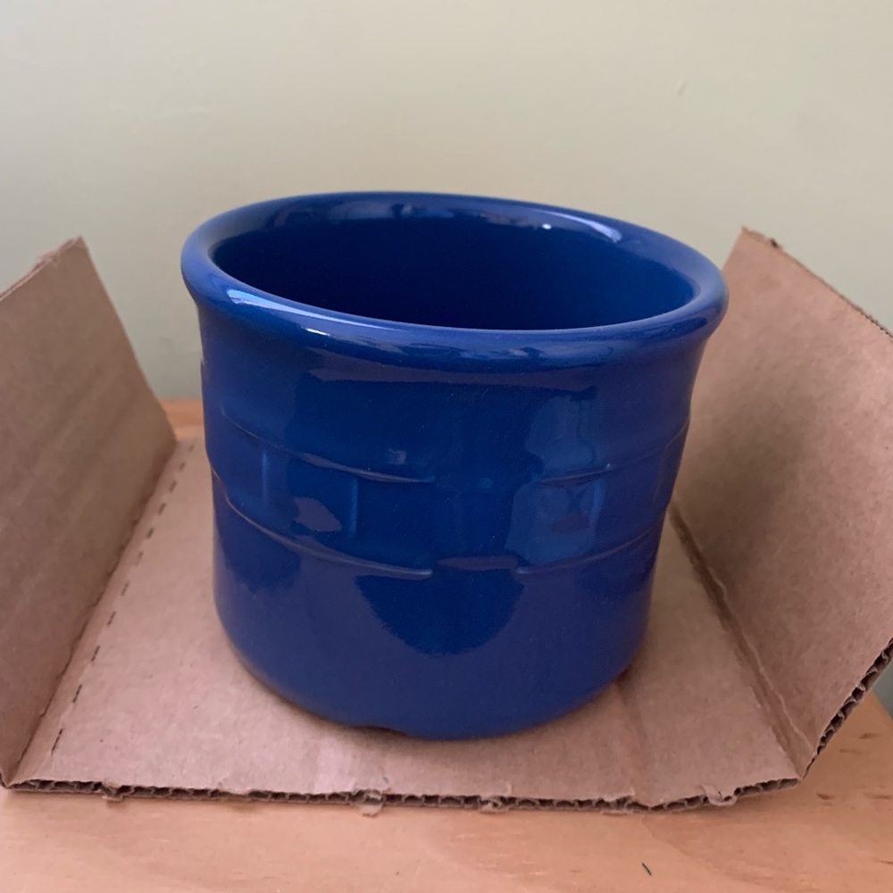 COPY - Longaberger pint salt crock with coaster lid-cornflower/blue - Picture 2 of 7